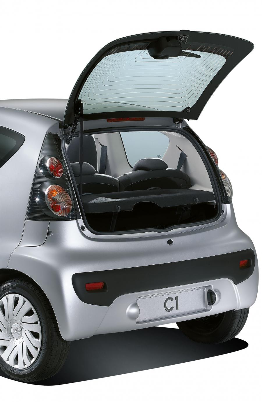  Citroen C1 3-Door 2012 года  (фото 48 из 80)